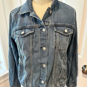 NWT GAP Icon Denim Jacket with Washwell - Medium Blue